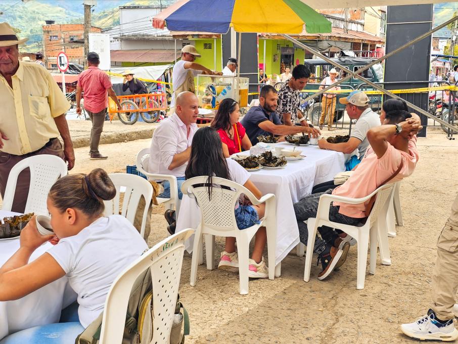comida_planadas_feria_internacional_cfe.jpeg