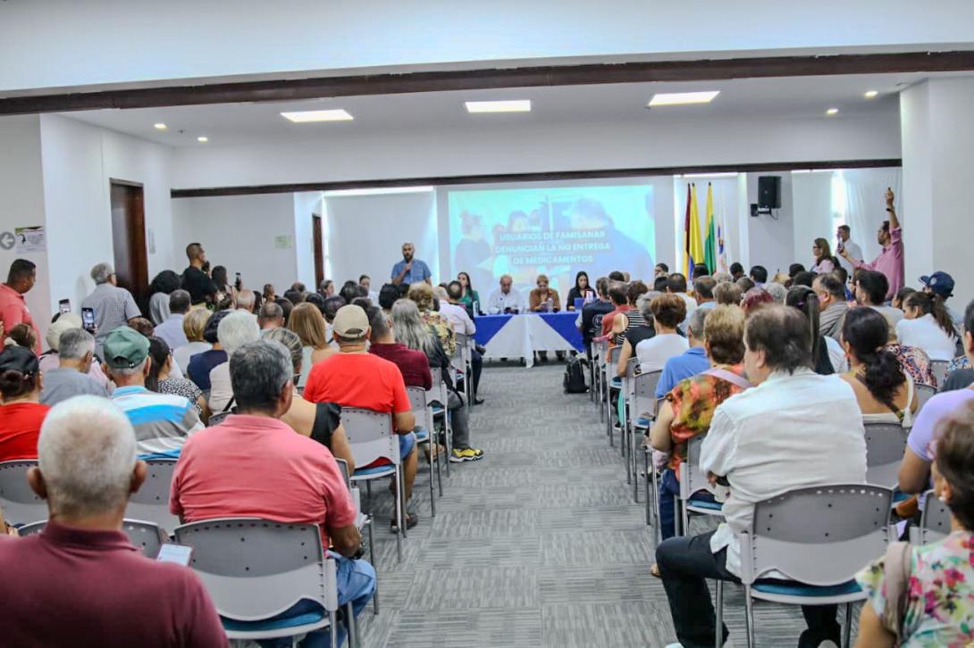 Mesa de trabajo entre la Secretaría de Salud, la EPS y la comunidad.