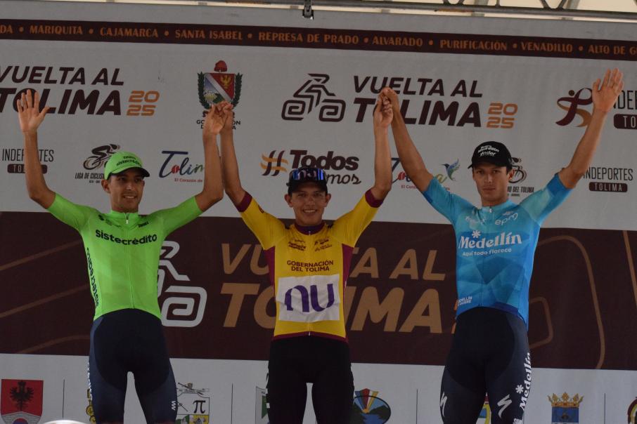 podio de la Vuelta al Tolima 2025 Masculina