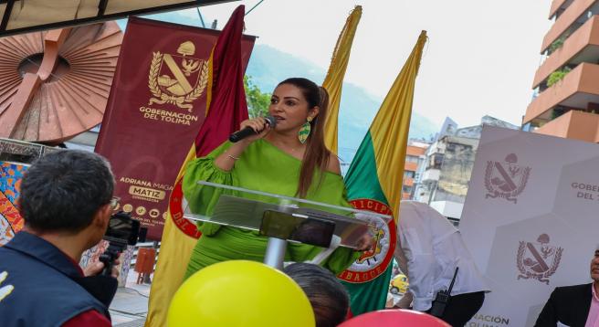 Gobernadora Adriana Matiz presenta los grupos Cobra y Centurión