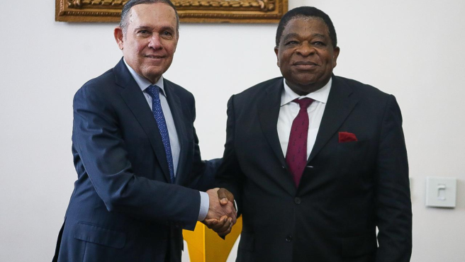 Martin Chungong, Secretario de este bloque de parlamentos, se reunió, entre otros, con el presidente del Congreso, senador Efraín Cepeda.