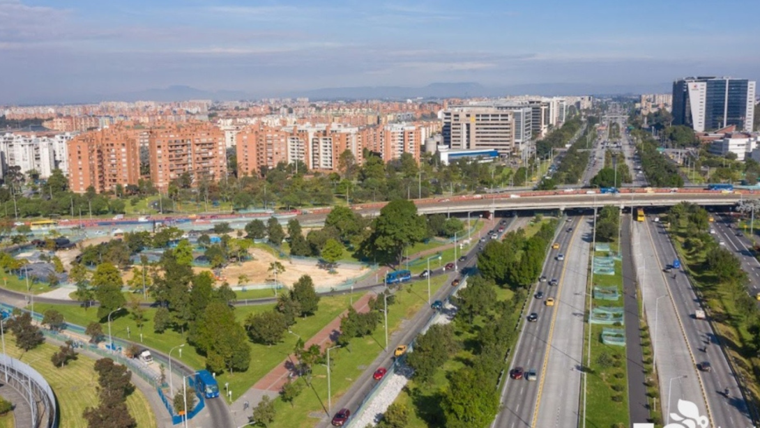 El proyecto cuenta con la sustracción de una parte de la reserva Thomas Van der Hammen, la cual se produjo de manera previa al otorgamiento de la licencia ambiental.